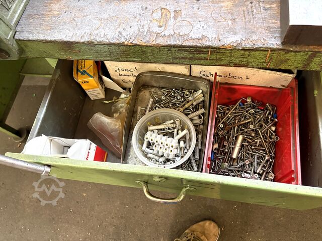 Lot of workbenches/heavy-duty shelving Workbench heavy-duty shelving