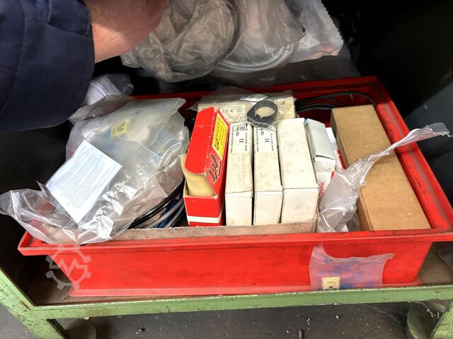 Lot of workbenches/heavy-duty shelving Workbench heavy-duty shelving