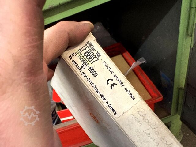 Lot of workbenches/heavy-duty shelving Workbench heavy-duty shelving