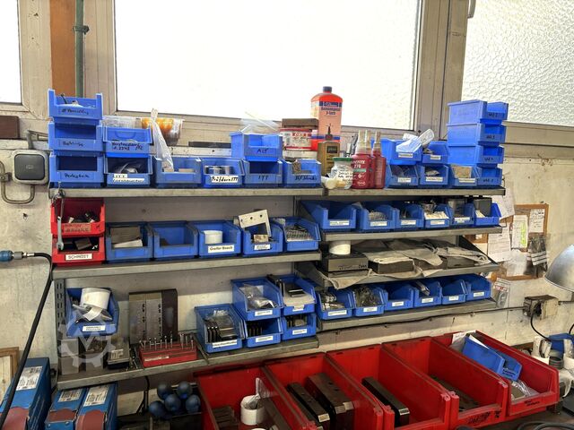 Lot of workbenches/heavy-duty shelving Workbench heavy-duty shelving
