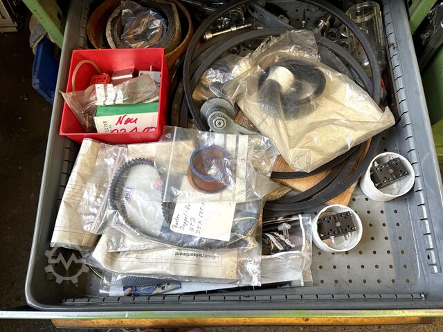 Lot of workbenches/heavy-duty shelving Workbench heavy-duty shelving