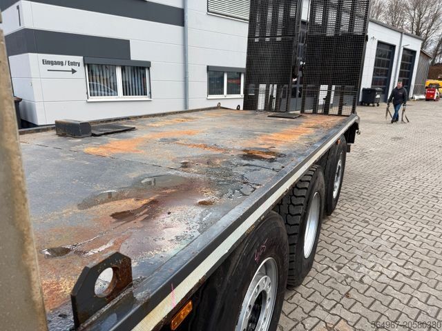 Car carrier truck IVECO AS320S50 Baumaschinentransporter hydr. Rampe