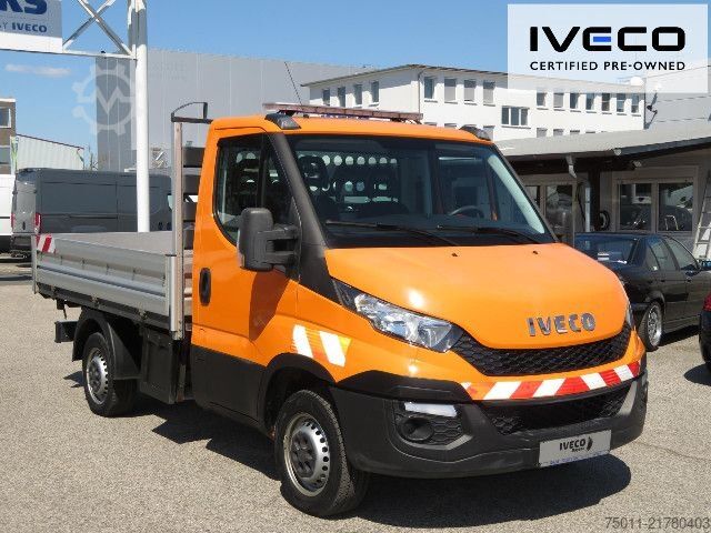 Tipper van IVECO Daily 33S11 3-Seiten-Kipper, AHK