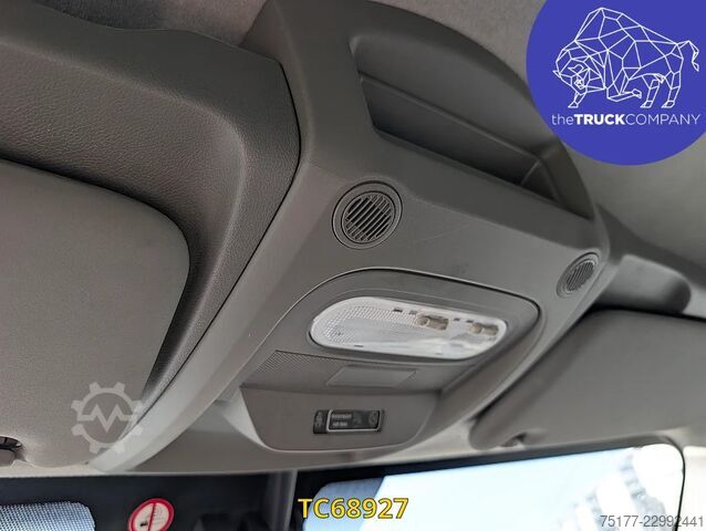 Renault Master 2.3 DCI box body with tail lift Renault Master 2.3 DCI KOFFER MET LAADBRUG