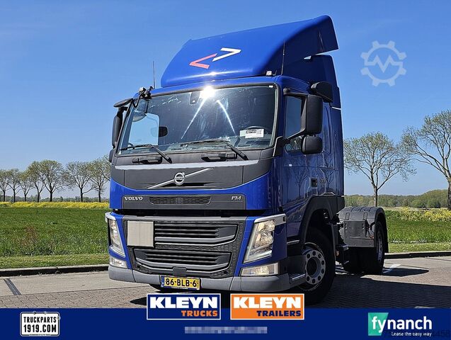 Standard-SZM VOLVO FM 330 SLEEPERCAB NL-TRUCK