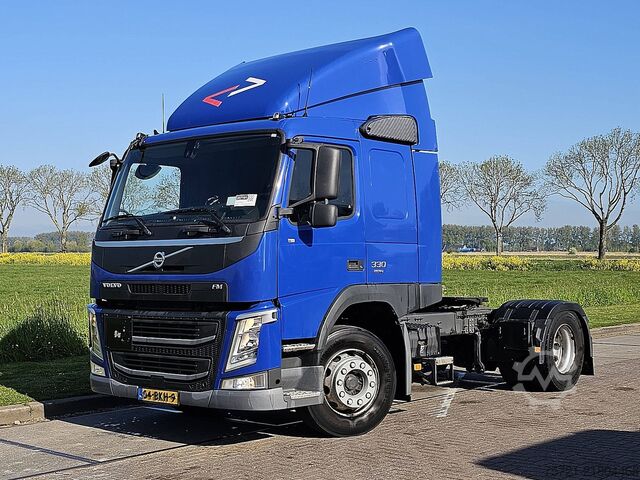 Standard-SZM VOLVO FM 330 SLEEPERCAB NL-TRUCK