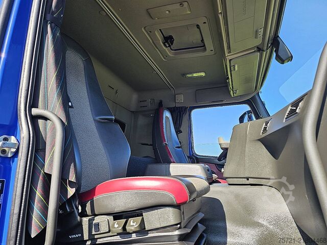 Standard-SZM VOLVO FM 330 SLEEPERCAB NL-TRUCK