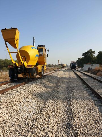 Crawler excavator Volvo EW205E Rail Excavator