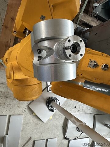Industrial robot STÄUBLI Roboter CS8C-RX60