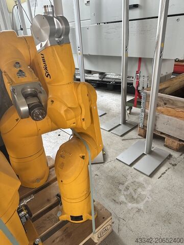 Industrial robot STÄUBLI Roboter CS8C-RX60