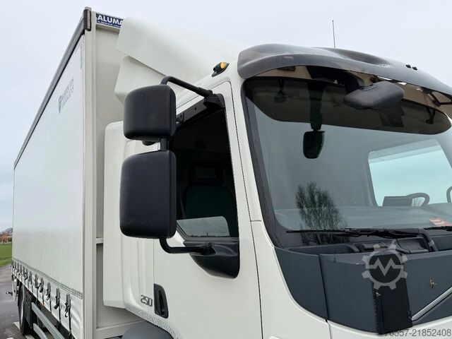 Sliding tarpaulin Volvo FL FL250.18 Schuifzeil Bakwagen met Laadklep