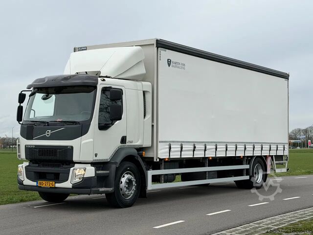Sliding tarpaulin Volvo FL FL250.18 Schuifzeil Bakwagen met Laadklep