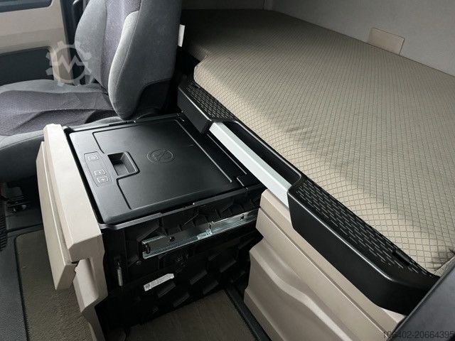 Standard tractor unit MAN TGX 18.470 4x2 BLS