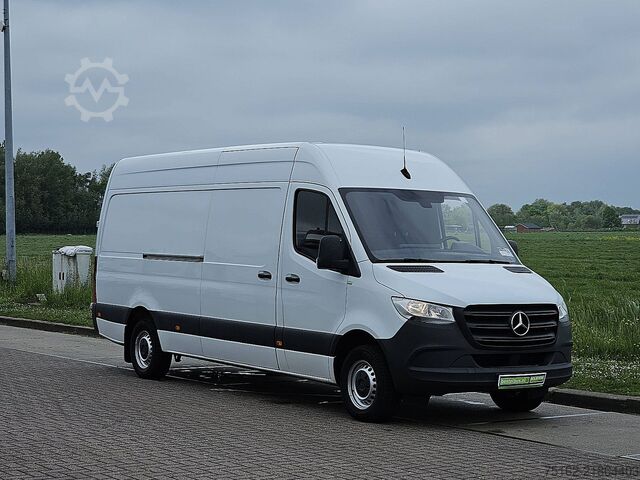 High-roof van MERCEDES-BENZ SPRINTER