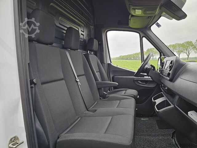 High-roof van MERCEDES-BENZ SPRINTER