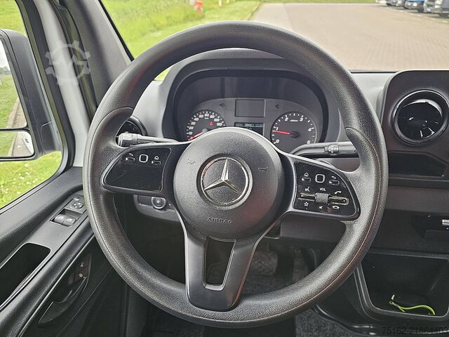 High-roof van MERCEDES-BENZ SPRINTER