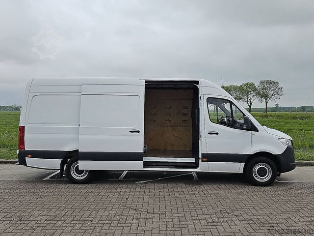 High-roof van MERCEDES-BENZ SPRINTER