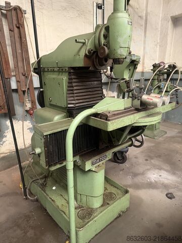 Universal machining center MAHO MH700