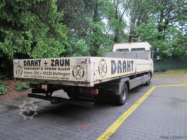 Flatbed truck Mercedes-Benz 816 Atego Pritsche 1. Hand AHK-Kugel