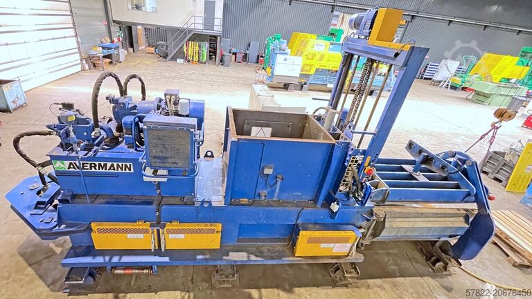 Baler 80 t with pecial press ram for pressing ‘difficult’ materials Avermann Maschinenfabrik GmbH & Co. KG AVOS 1410-45/80