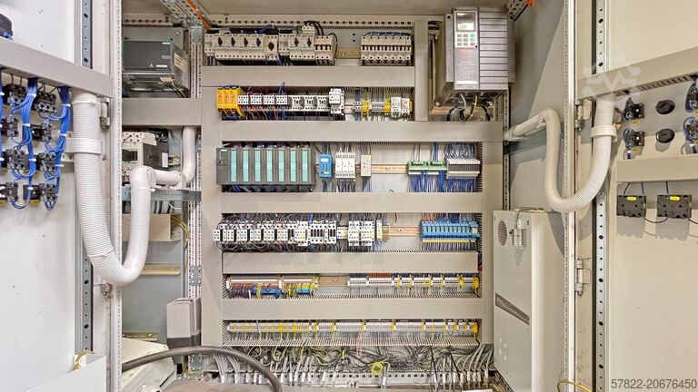 Baler 80 t with pecial press ram for pressing ‘difficult’ materials Avermann Maschinenfabrik GmbH & Co. KG AVOS 1410-45/80