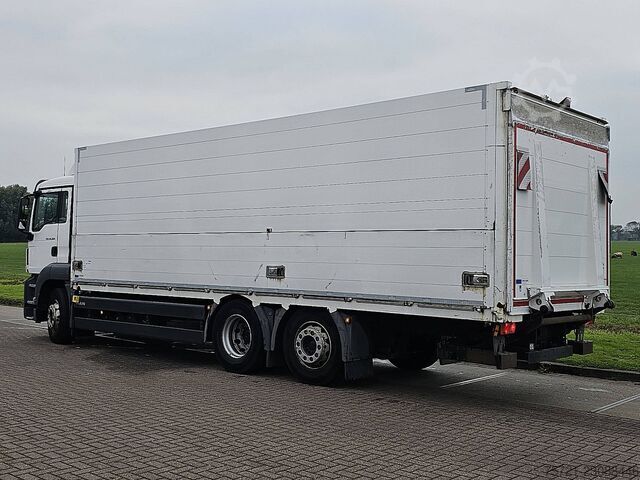M.A.N. 26.360 TGS, 2-ton tail lift, rear axle steering, 6x2-4, only 272,000 km, German truck, side-o MAN 26.360 TGS 2 TONS TAILLIFT LAST AXLE STEERING 6...