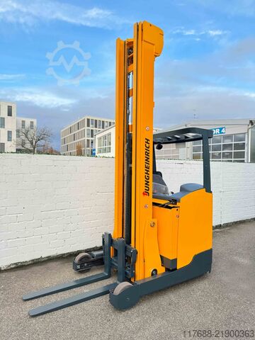 Reach truck Jungheinrich ETV 216 - Service Neu - Batterie 80% - 9,92m Hub