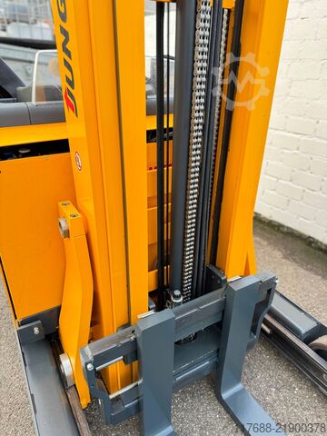 Reach truck Jungheinrich ETV 216 - Service Neu - 8,72m Hub - Batterie 80% - 8,72m