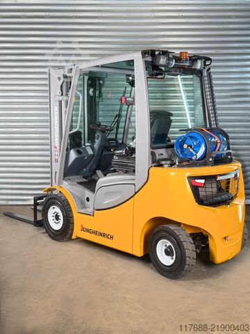 LPG front loader Jungheinrich TFG 4254s - Service Neu - Triplex - 2.5t - 4.7m Hub - VW