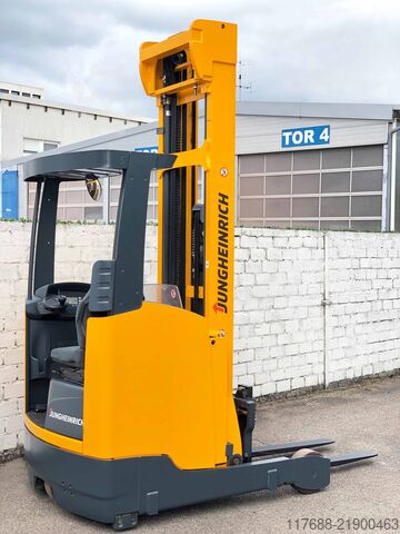 Reach truck Jungheinrich ETV 214 - Service Neu - nur 3.995  Std. - Batterie 80%