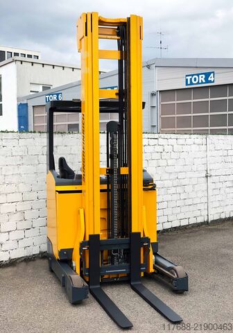Reach truck Jungheinrich ETV 214 - Service Neu - nur 3.995  Std. - Batterie 80%