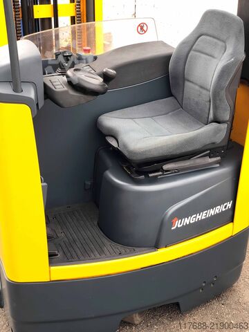 Reach truck Jungheinrich ETV 214 - Service Neu - nur 3.995  Std. - Batterie 80%