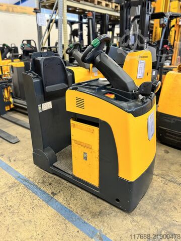 Tow tractor Jungheinrich EZS 130 - Service Neu - Nur 688 Std.