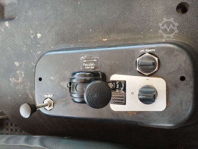 Feuerwehrauto Magirus Deutz 140-25 A DLK 23/12 Drehleiter Magirus