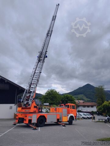 Feuerwehrauto Magirus Deutz 140-25 A DLK 23/12 Drehleiter Magirus