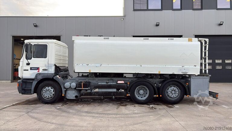 Tanker MAN 25.292 (19220 L / 3 COMPARTIMENTS / 6X2 / MANUA...