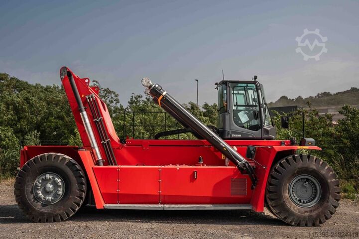 Full-container reach stacker Kalmar DRG450-60S5M