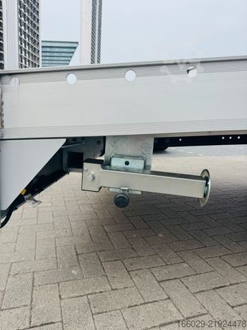 Pick-up van IVECO Maschinentransporter Arbeitsbühnentransporter