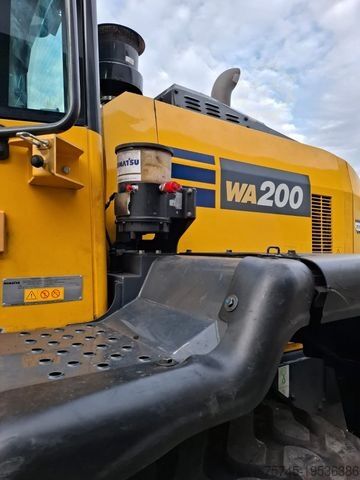 Radlader KOMATSU WA200 * WENIG BELASTET * TOP * NEUE REIFEN