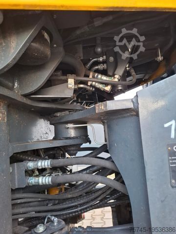 Radlader KOMATSU WA200 * WENIG BELASTET * TOP * NEUE REIFEN