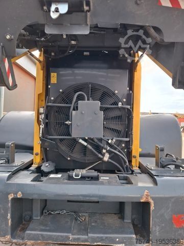 Radlader KOMATSU WA200 * WENIG BELASTET * TOP * NEUE REIFEN