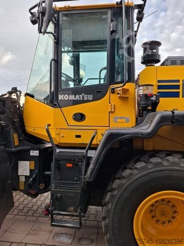 Radlader KOMATSU WA200 * WENIG BELASTET * TOP * NEUE REIFEN