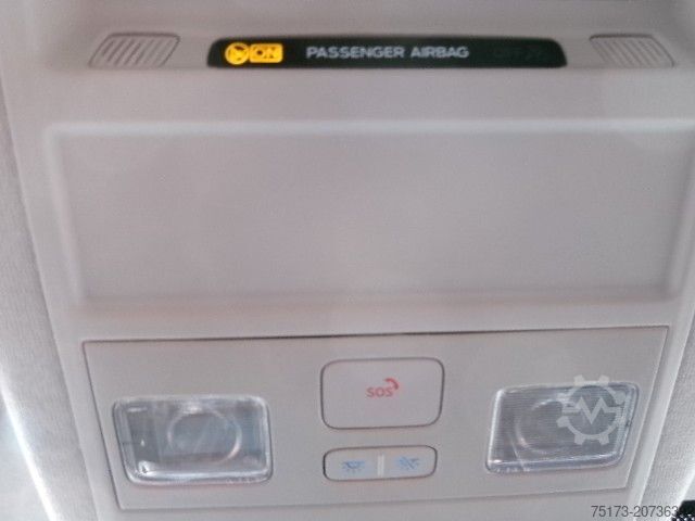 Kleinbus FORD Transit Custom 320L2 Limited Kombi AT AHK 2xSTür