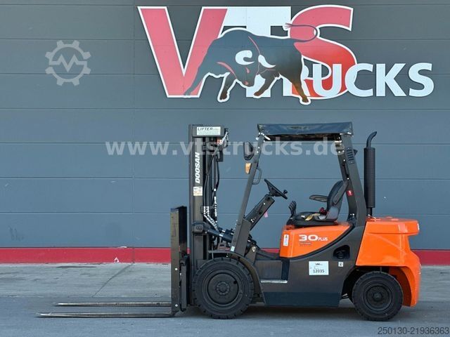 Front loader forklift DOOSAN D30 GP / 34kW / Seitenhub /4,71m Hub./ken