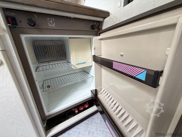 Caravan HOBBY 400 / 10 C Wohnwagen mit Vorzelt
