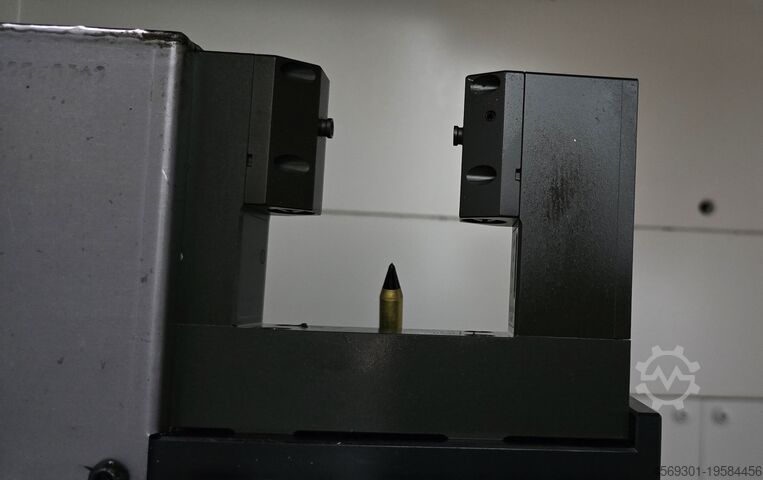 Vertical machining center Okuma MP-46V