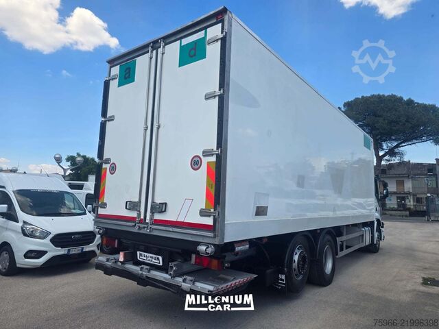 Refrigerated truck Iveco STRALIS 260S36 CELLA 8,60 SPONDA EURO 6