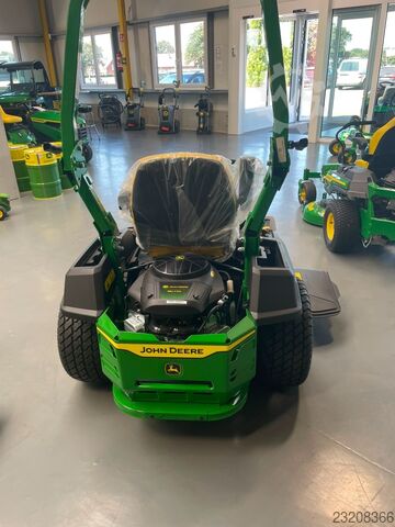 John Deere F1570 inkl. 1,52mtr. Mähwerk John Deere F1570 inkl. 1,52mtr. Mähwerk
