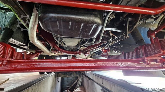 Kleinbus MERCEDES-BENZ Vorgänger Sprinter O 319 Samba mit Faltdach AC