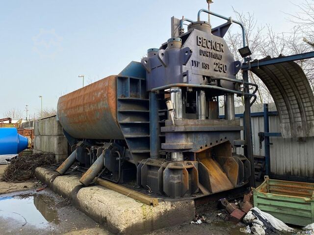 Schrottschere Becker Dortmund 250T